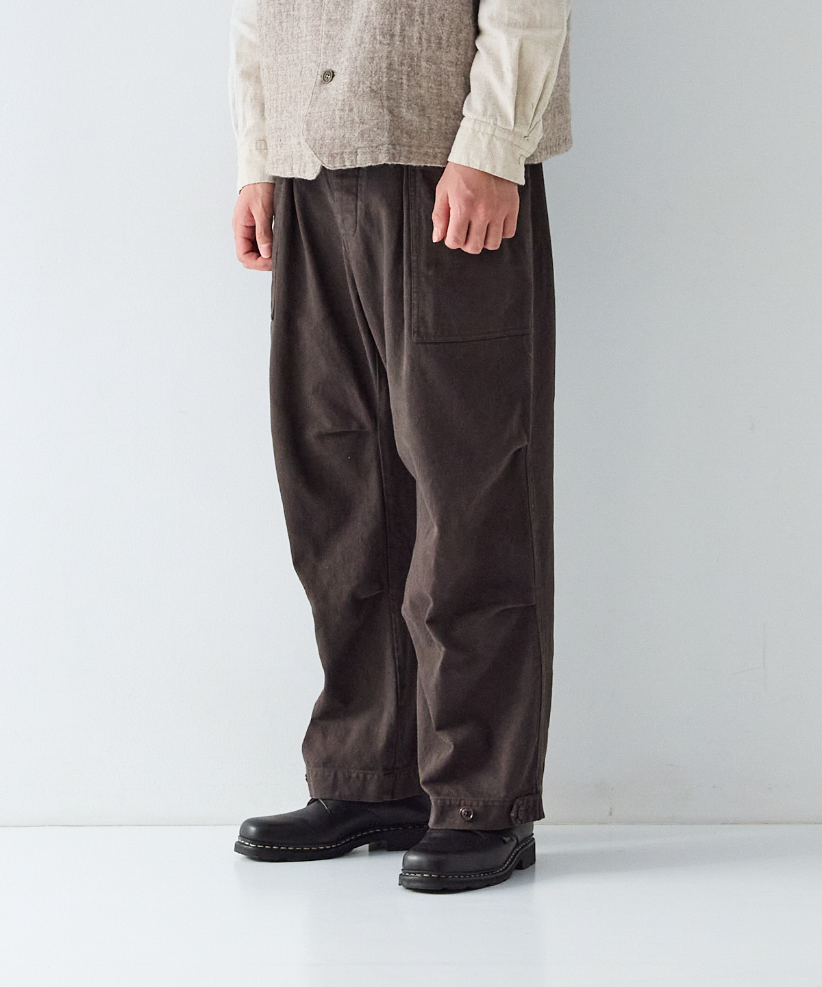 コットンリネン ギャバジン ワークパンツ｜nest Robe / CONFECT ONLINE