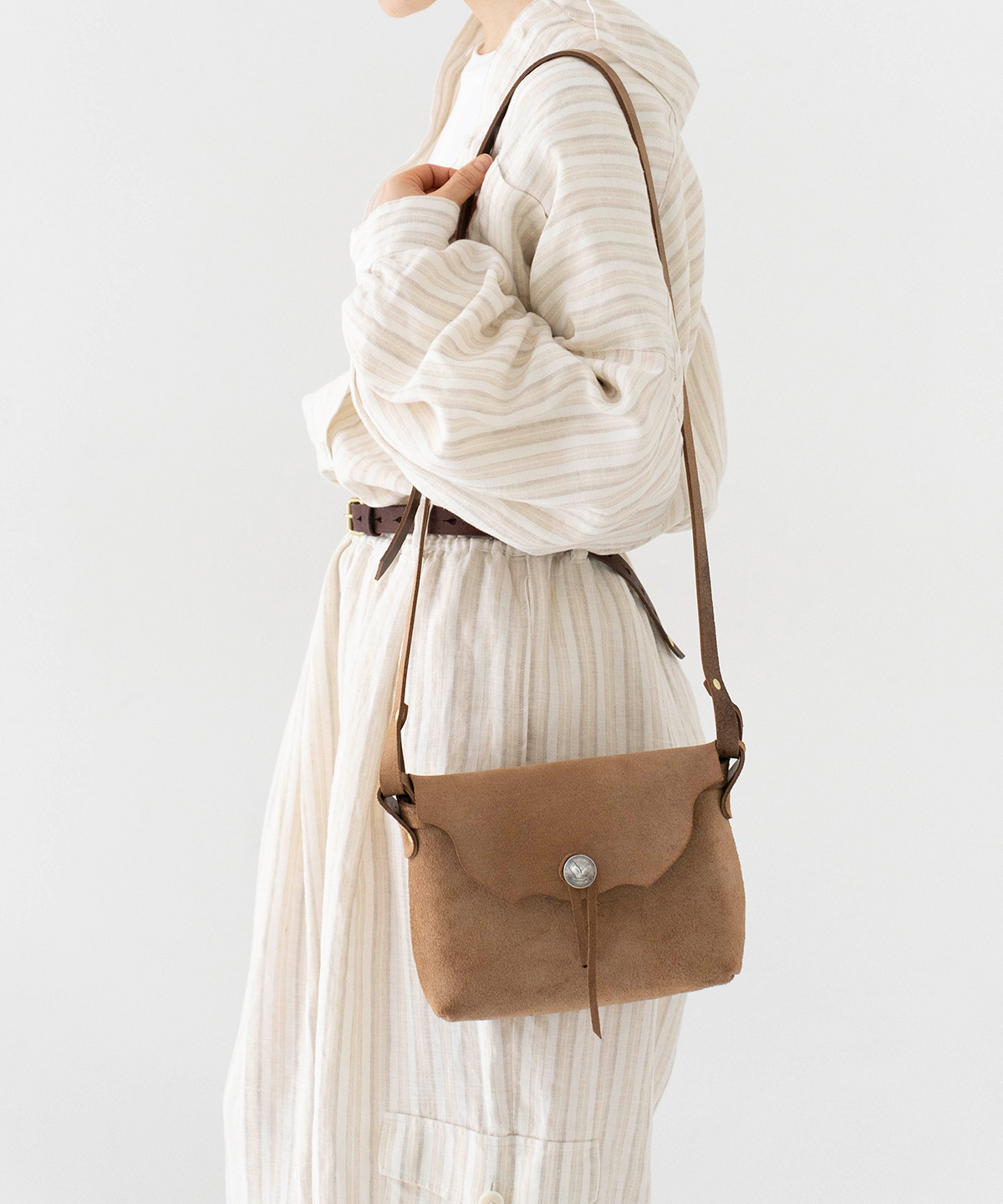 ネストローブ フェルナンドレザー コンチョショルダーバッグ 本革 ユニセックス FERNAND LEATHER】コンチョポーチBAG｜nest Robe / CONFECT ONLINE SHOP