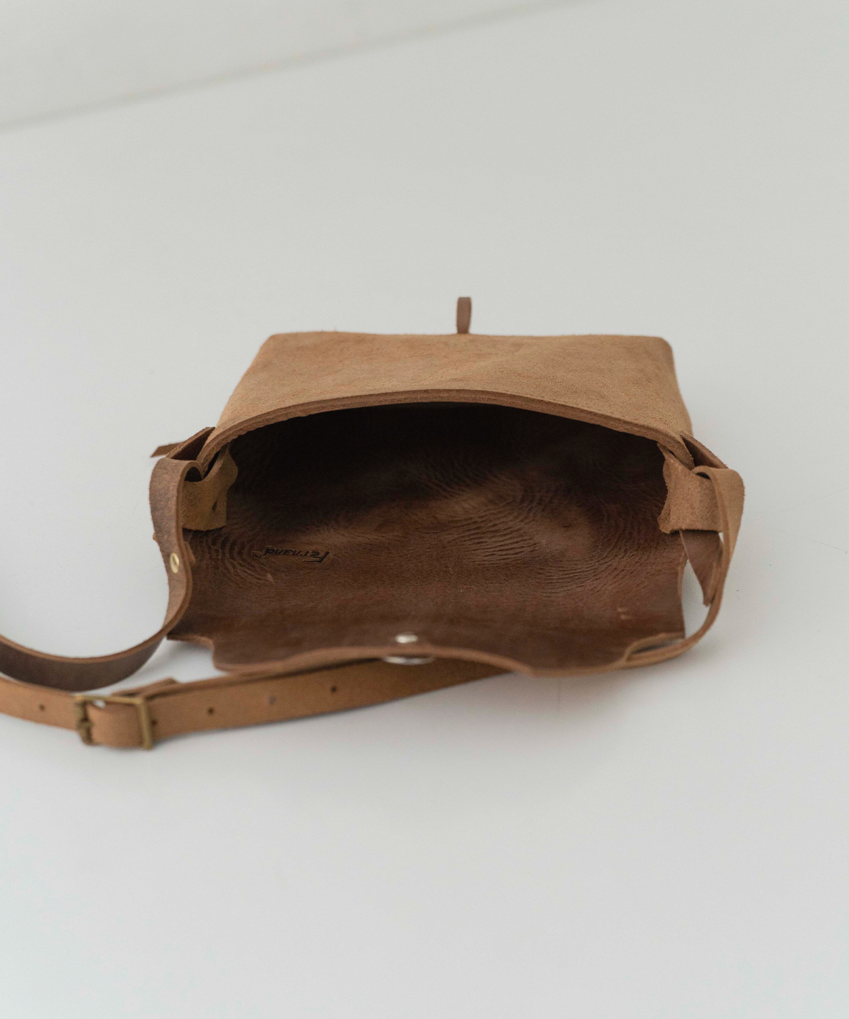 FERNAND LEATHER】コンチョポーチBAG｜nest Robe / CONFECT ONLINE SHOP