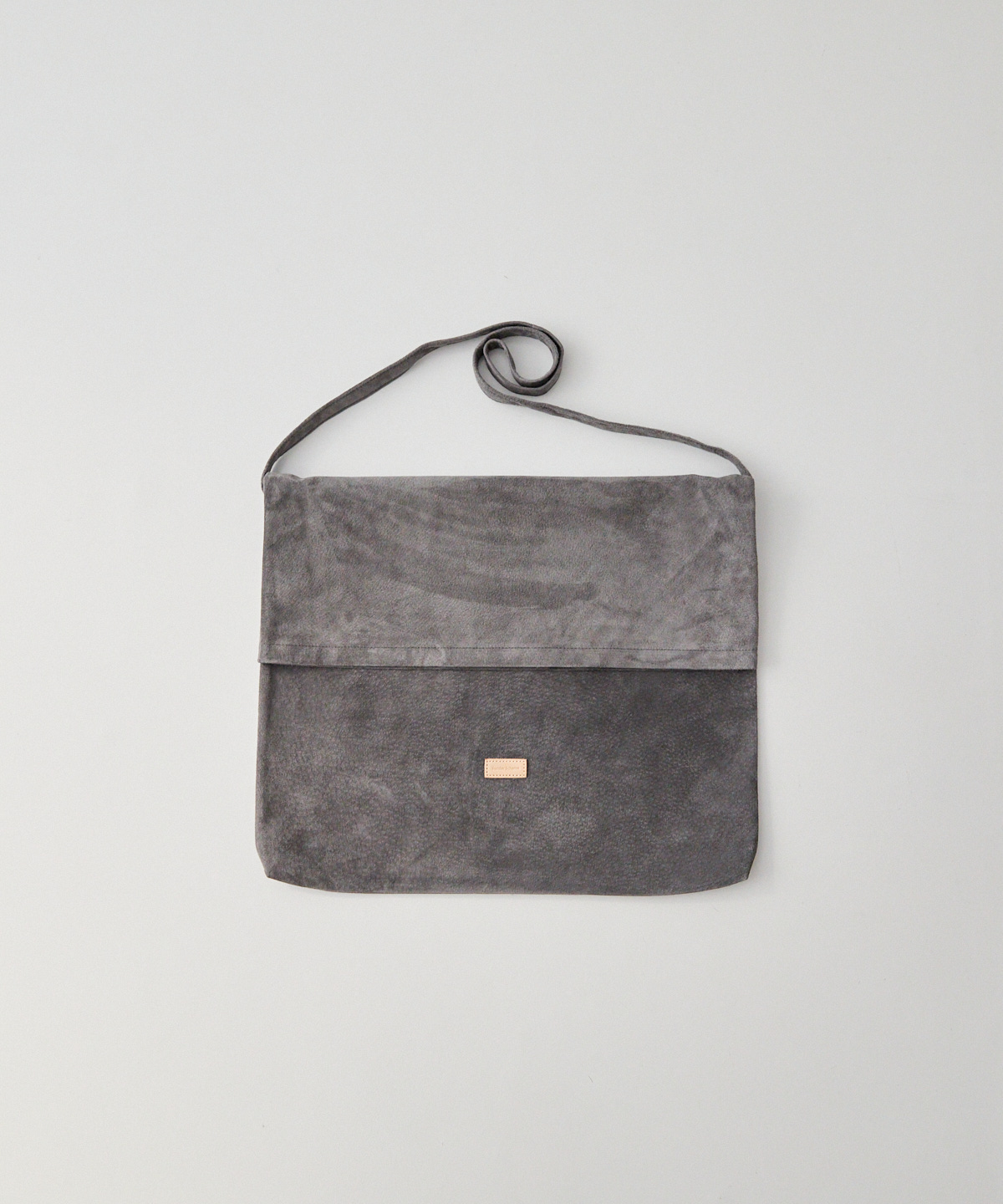 Hender scheme / pig flap shoulder bag big｜nest Robe ONLINE SHOP