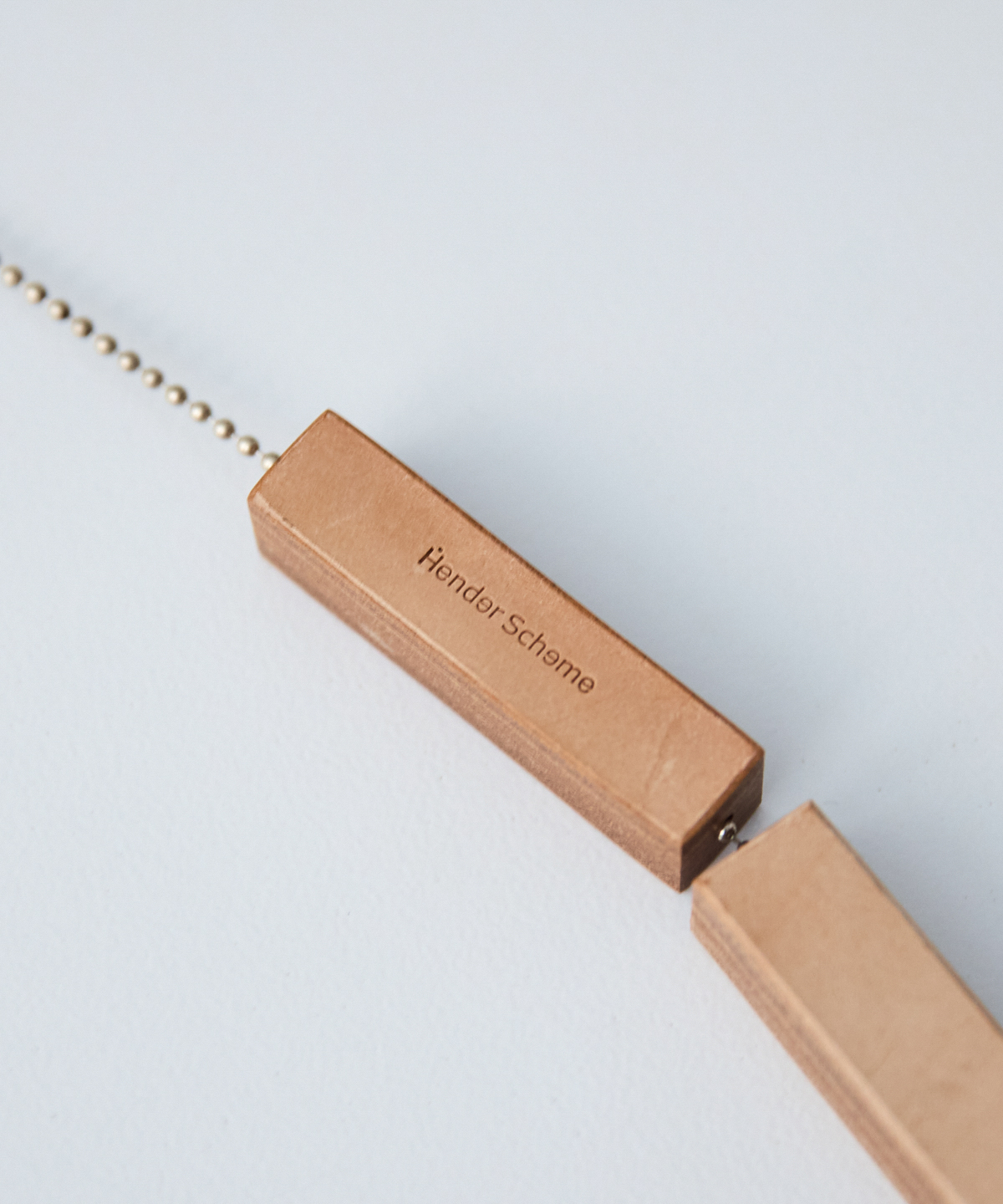 Hender scheme / block wallet chain｜nest Robe / CONFECT